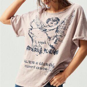 BOUTIQUE ANGEL DISTRESSED TEE